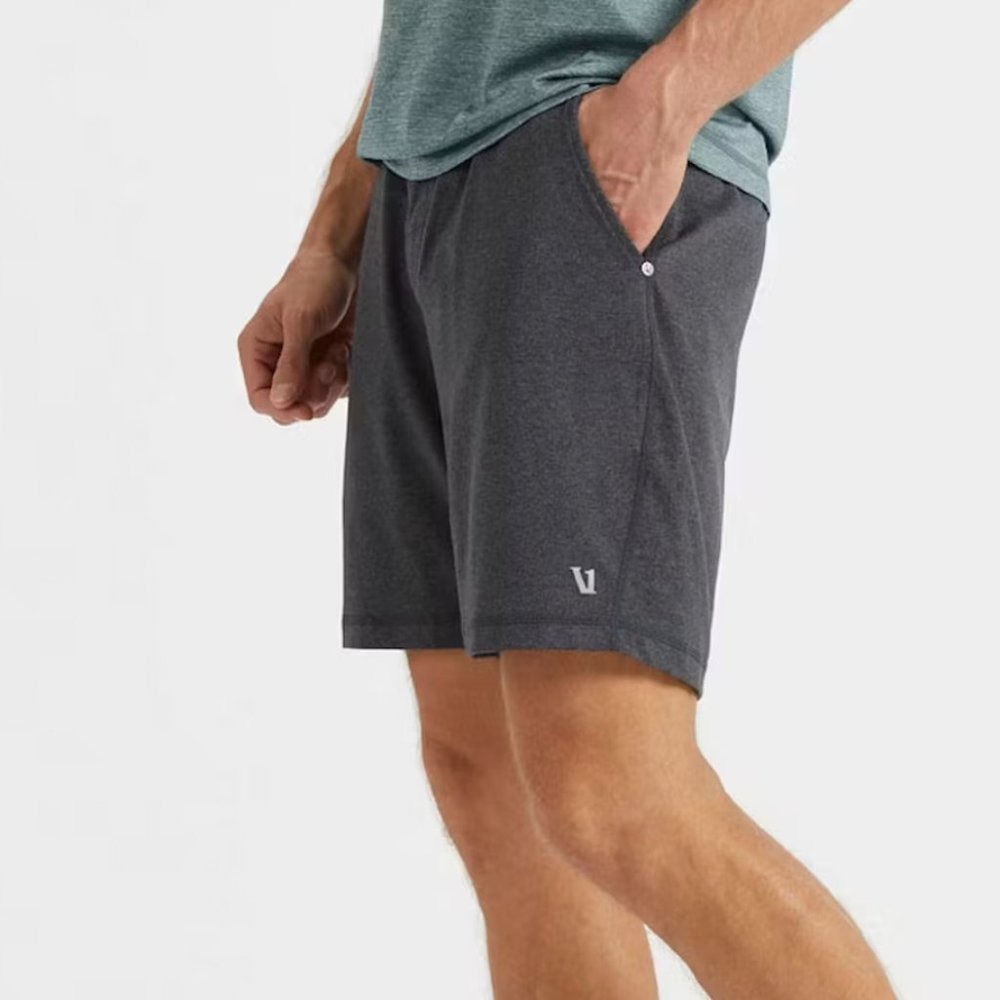 Vuori - Ponto Short in "Charcoal Heather"